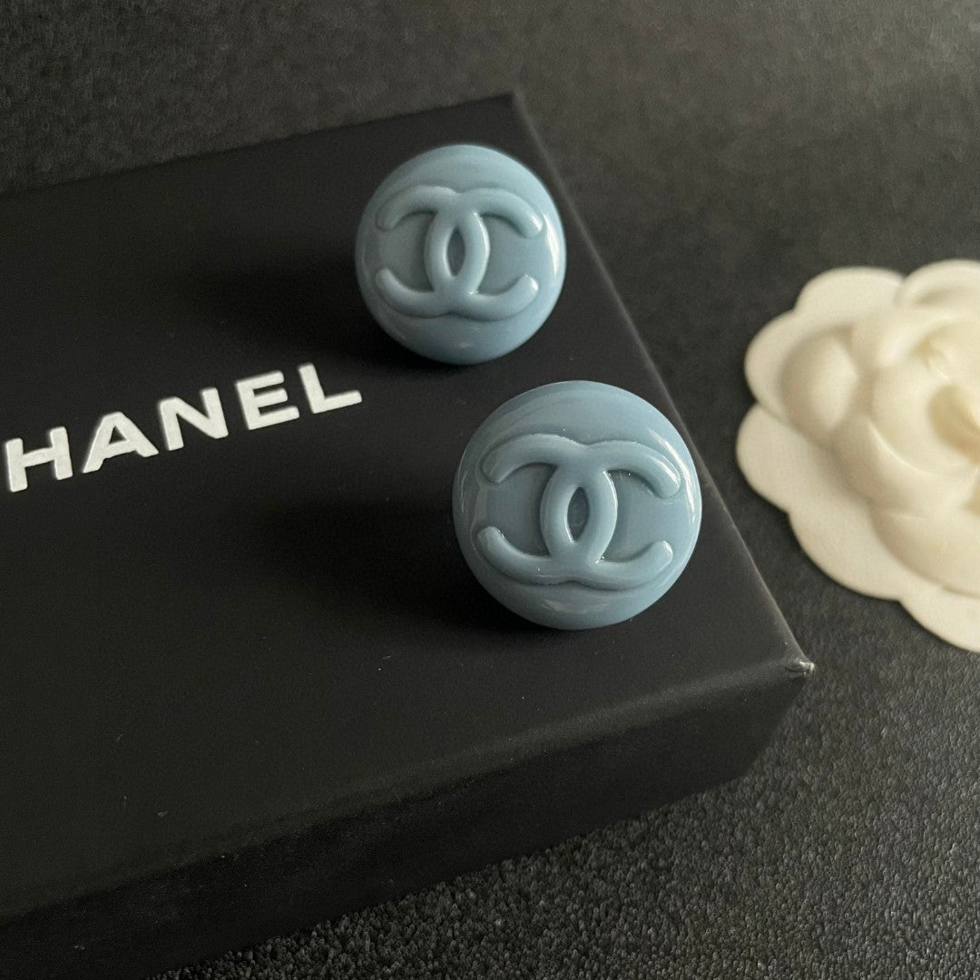 Double-C Emblem Stud Earrings in Polished Metal-Tone – Design 321 detail view