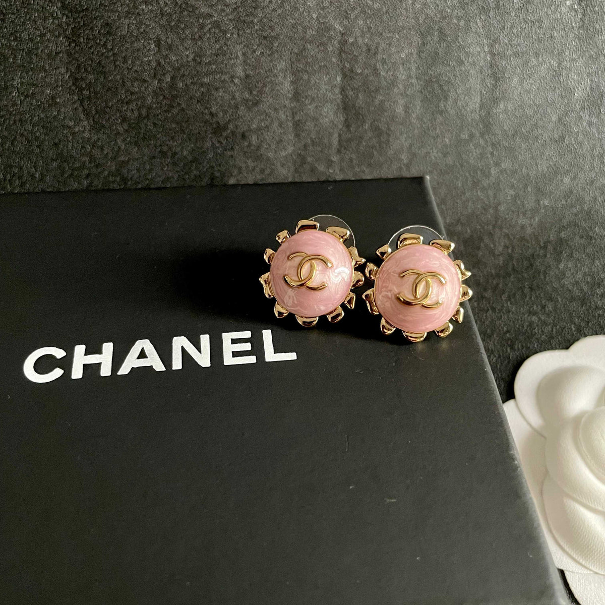 Double-C Emblem Stud Earrings in Polished Metal-Tone – Design 011 detail view