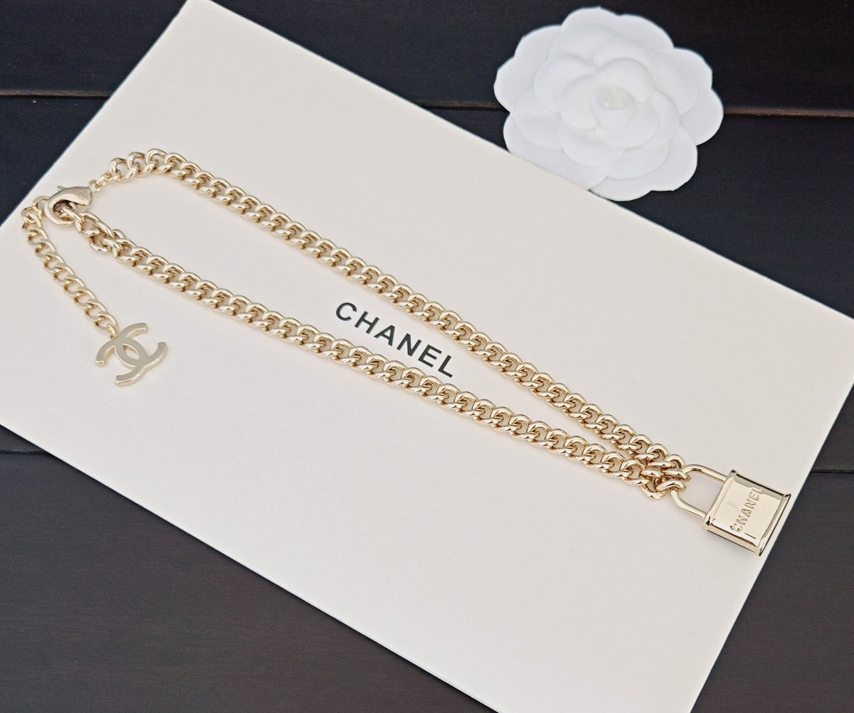 Signature Emblem Pendant Necklace in Gold-Tone – Black Detail – Design 006 close-up detail