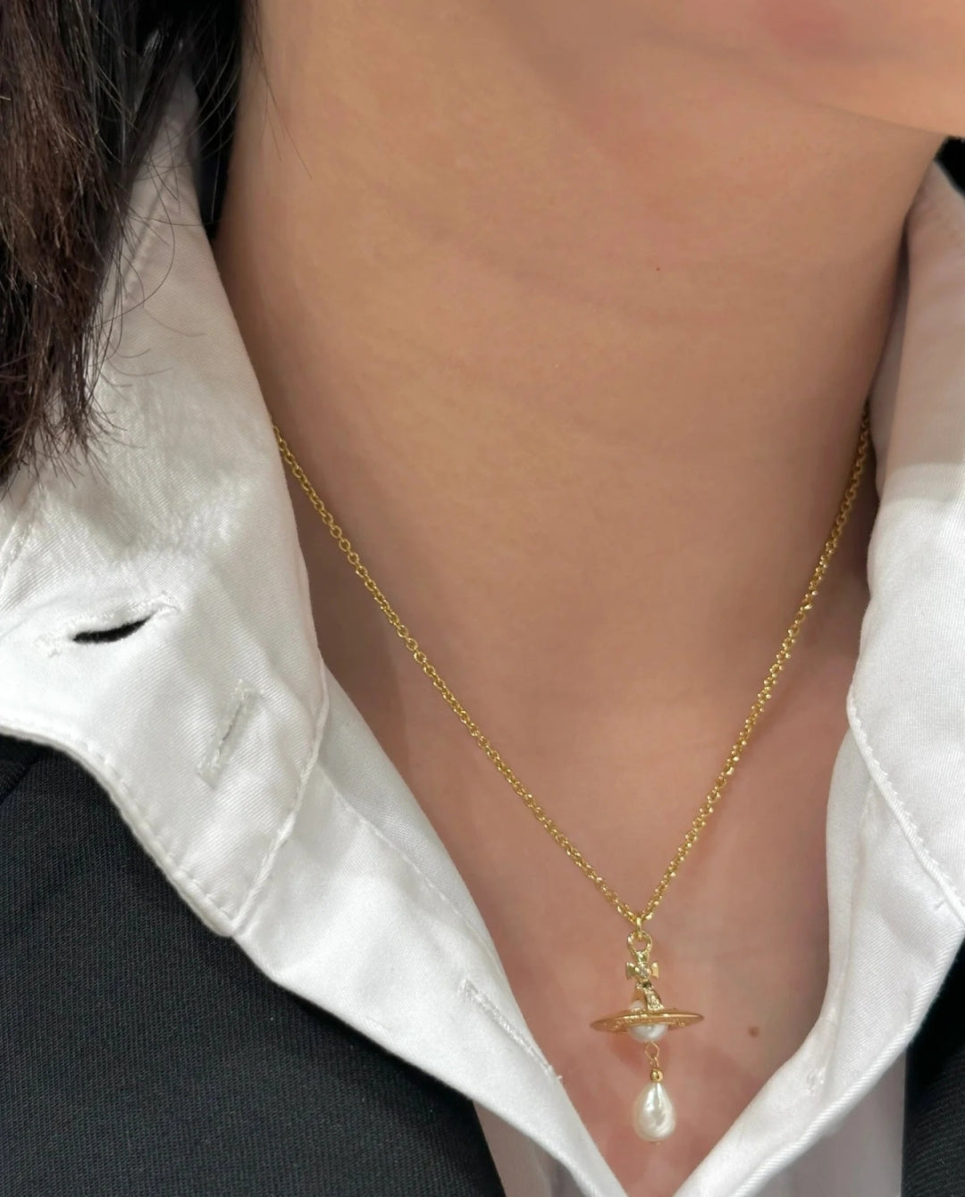 Pearl Pendant Necklace in Polished Metal-Tone – Pearl Detail – Design 005 main product view
