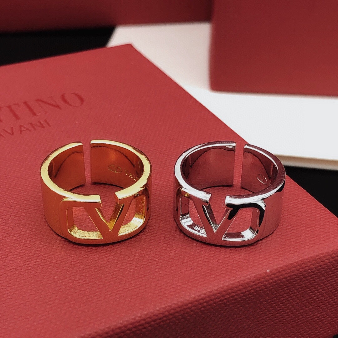 Signature Emblem Polished Ring detail view