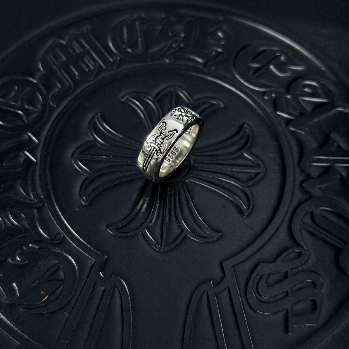Cross Statement Ring in Antique Silver-Tone – Design 03 detail view
