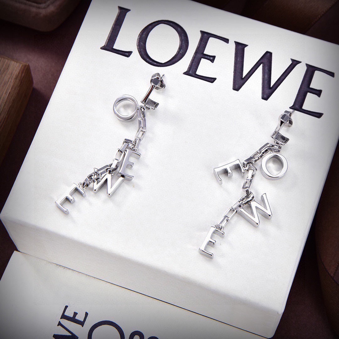 Elephant Motif Stud Earrings in Polished Metal-Tone – Design 01 side detail