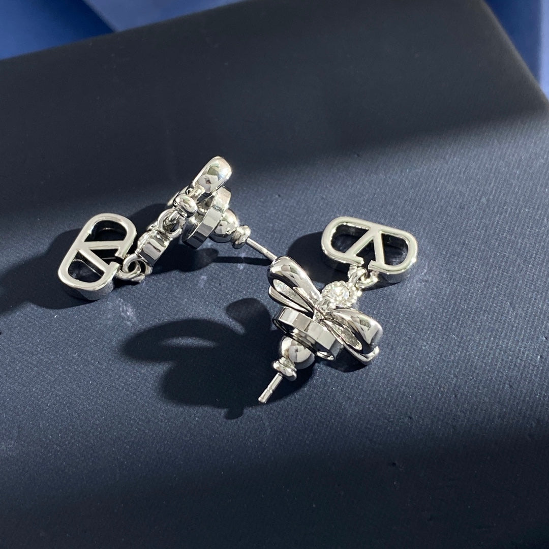 V Emblem Crystal-Accent Stud Earrings – Design 04 detail view