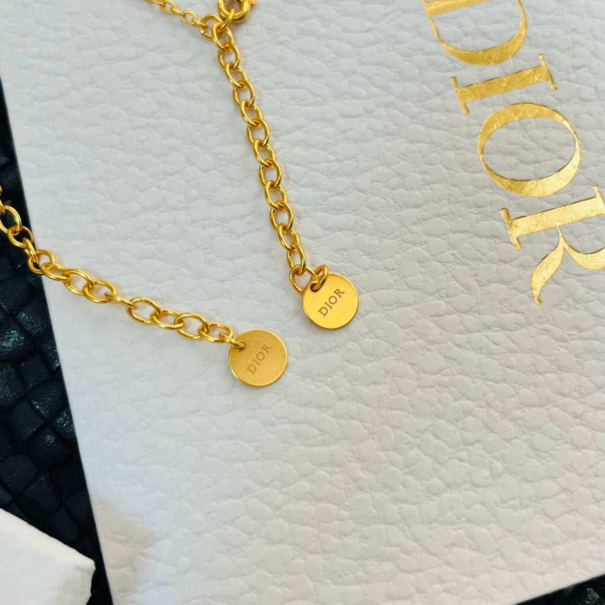 Sculptural Pendant Necklace in Polished Metal-Tone – Design 020 detail view