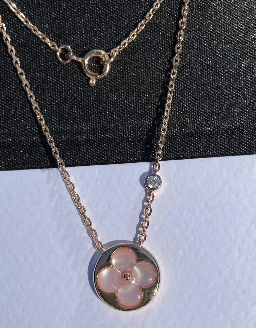 Round Pendant Necklace in Polished Metal-Tone – Design 001 close-up detail