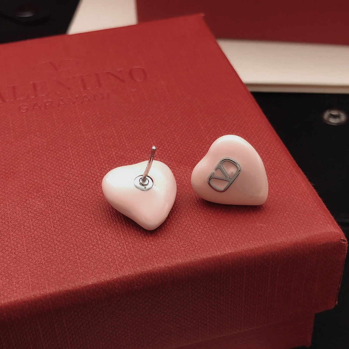 Heart Stud Earrings in Gold-Tone – Pink main product view