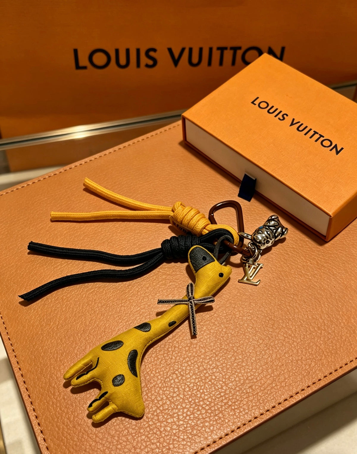 Bag Motif Keychain – Bag Detail – Design 064 styled product view