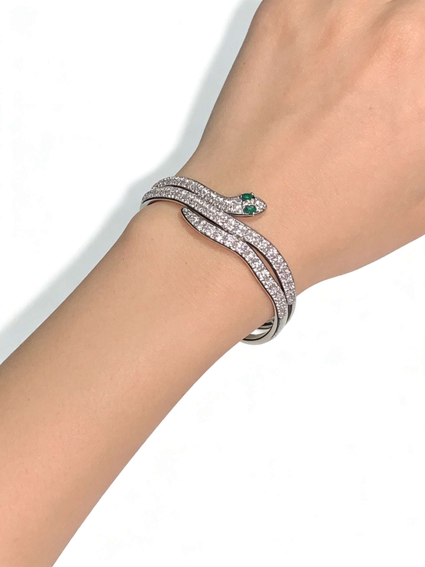 Sculptural Statement Bracelet in Gold-Tone – Design 193 side detail