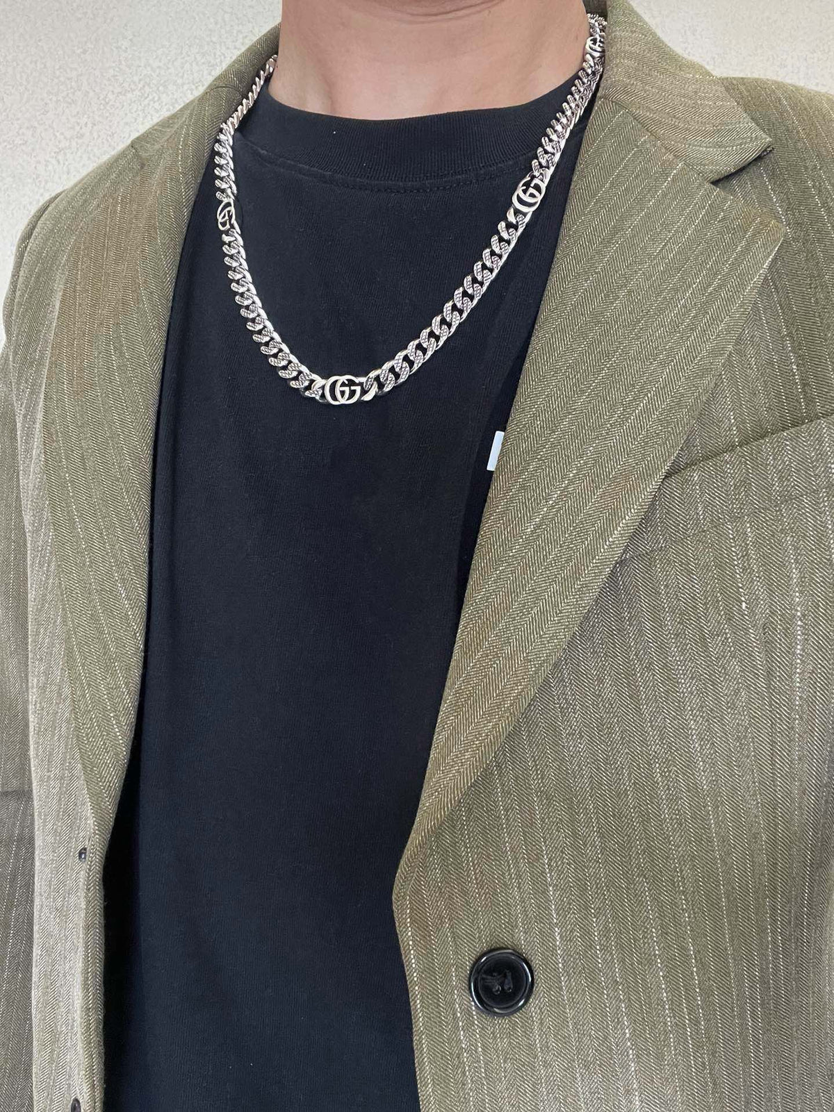 Double-G Emblem Pendant Necklace in Polished Metal-Tone – Design 010 detail view