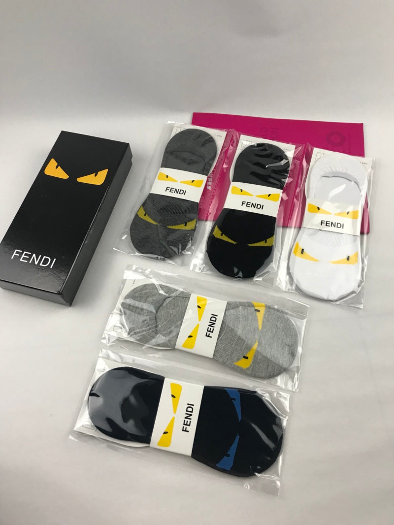 Fendi Bold Character-Style Graphic Details Crew Socks