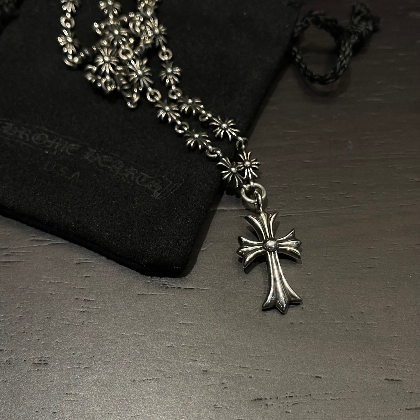 Cross Pendant Necklace in Antique Silver-Tone – Design 16 close-up detail