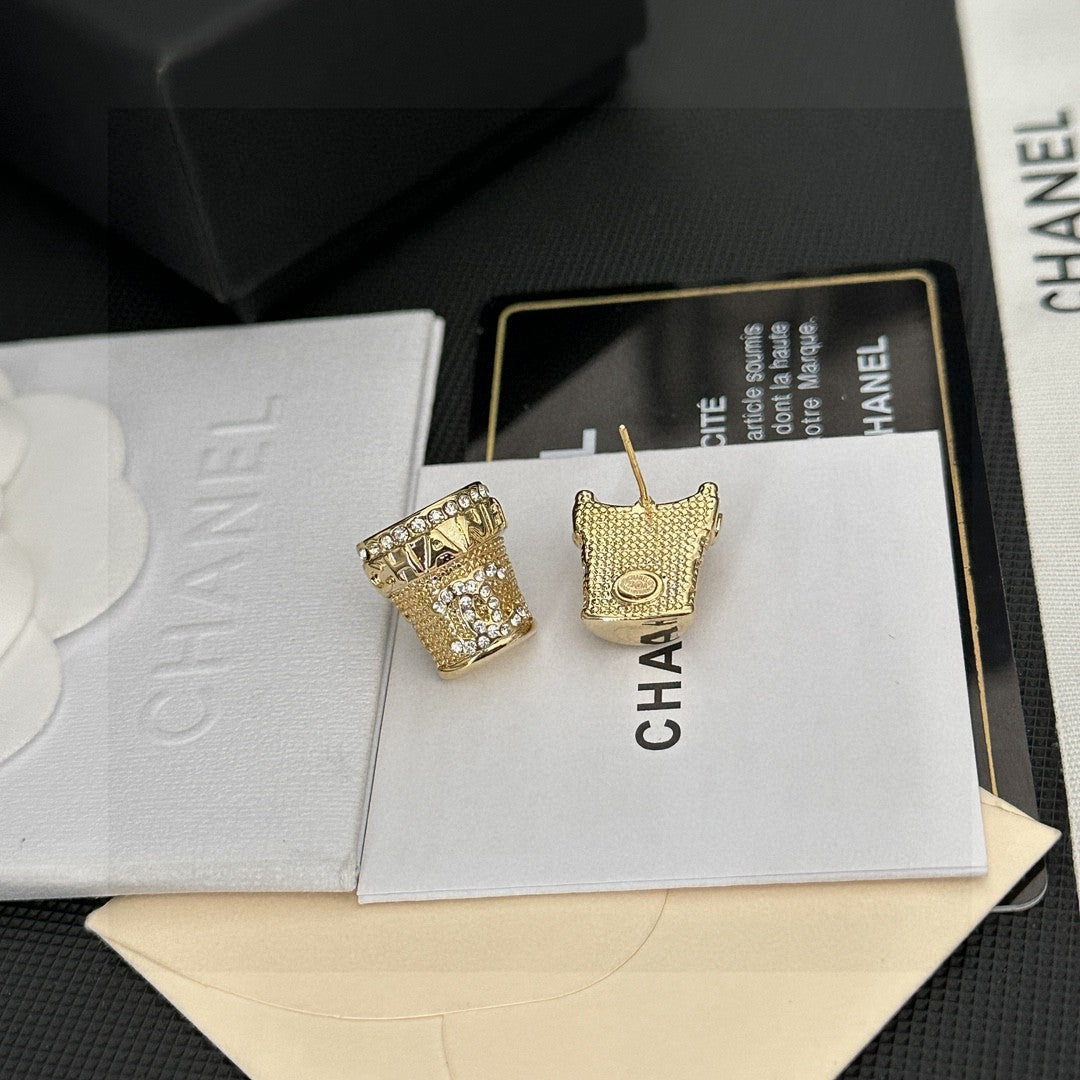 Double-C Emblem Stud Earrings in Polished Metal-Tone – Design 036 side detail