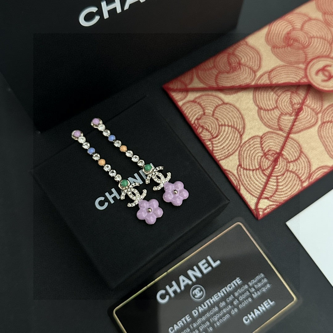 Double-C Emblem Stud Earrings in Polished Metal-Tone – Design 034 main product view