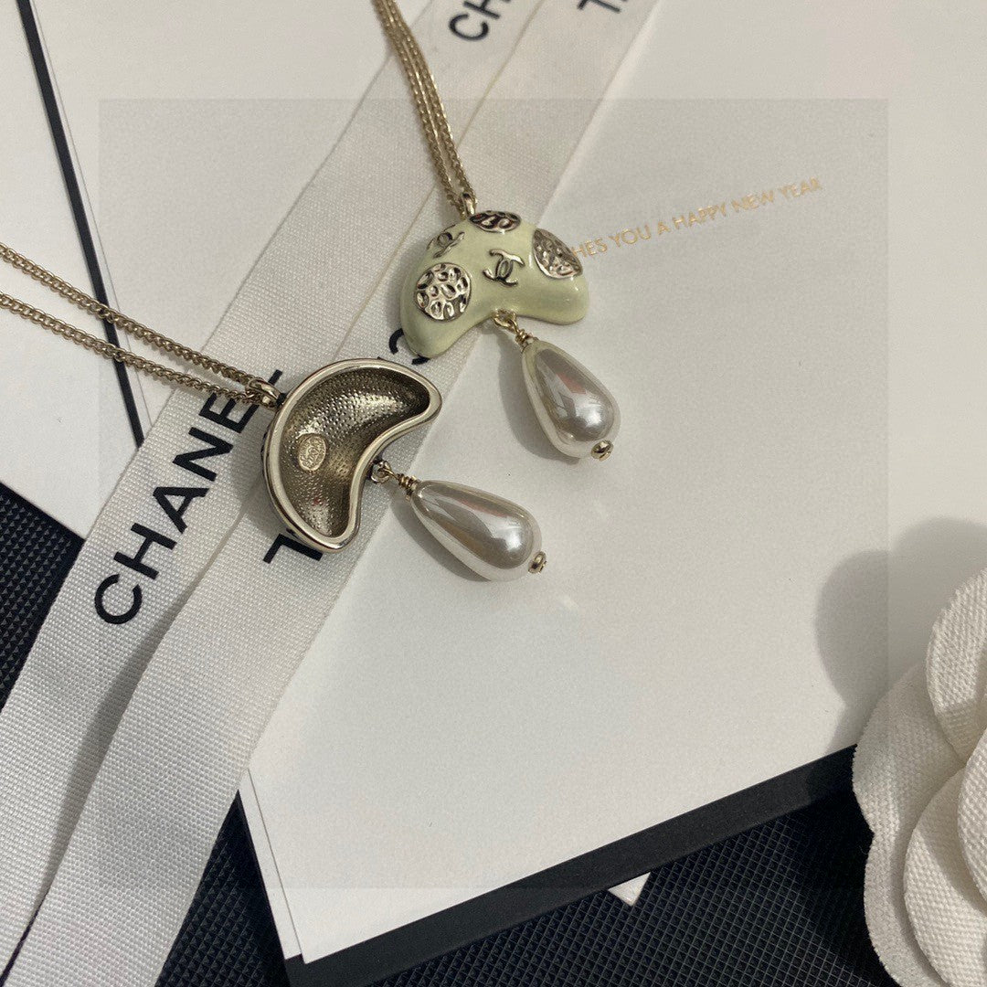 Letter Pendant Necklace in Polished Metal-Tone – Design 007 front product view