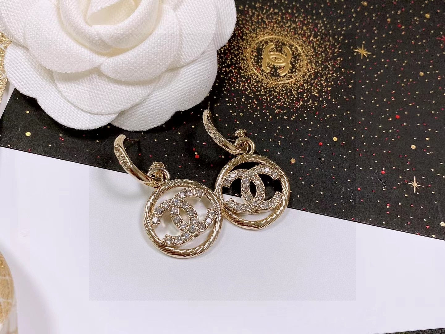 Double-C Emblem Stud Earrings in Polished Metal-Tone – Design 110 main product view