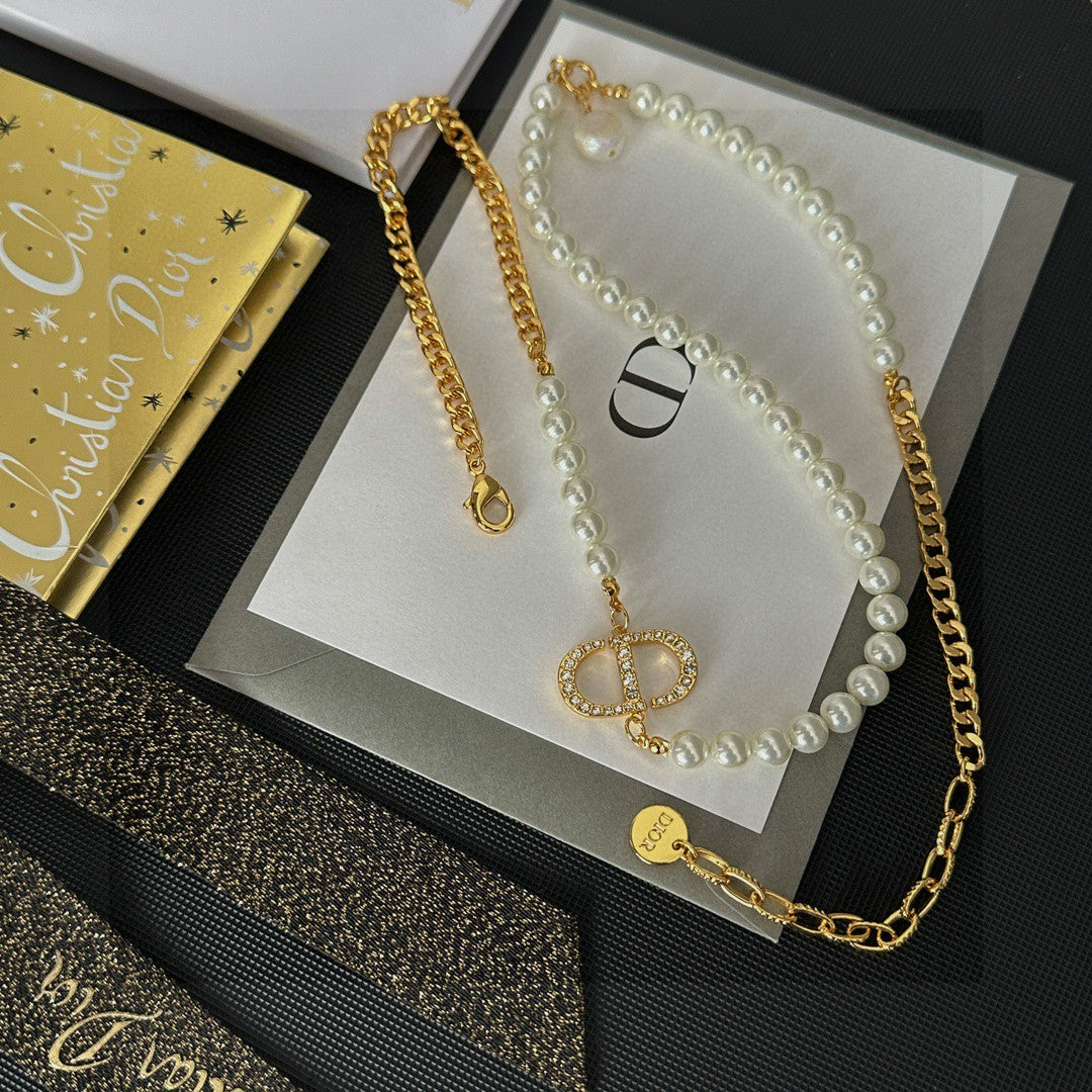 Sculptural Pendant Necklace in Polished Metal-Tone – Design 001 close-up detail