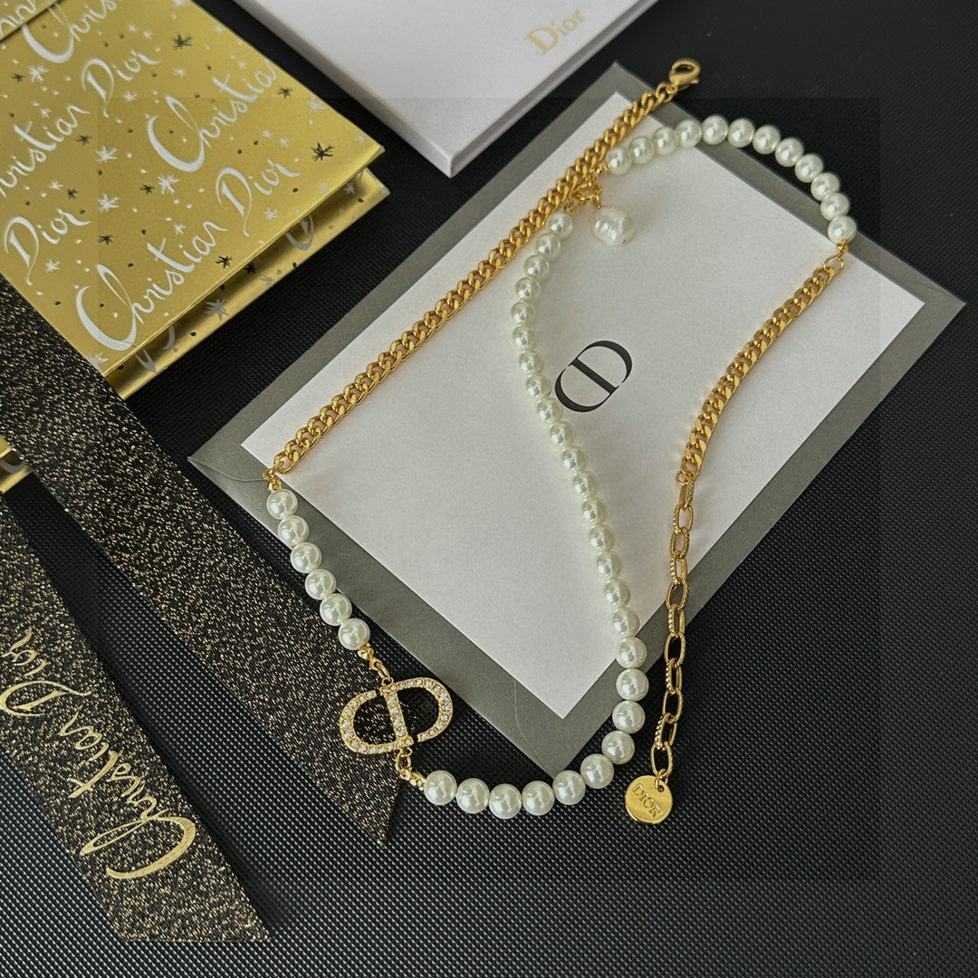 Sculptural Pendant Necklace in Polished Metal-Tone – Design 001 side detail