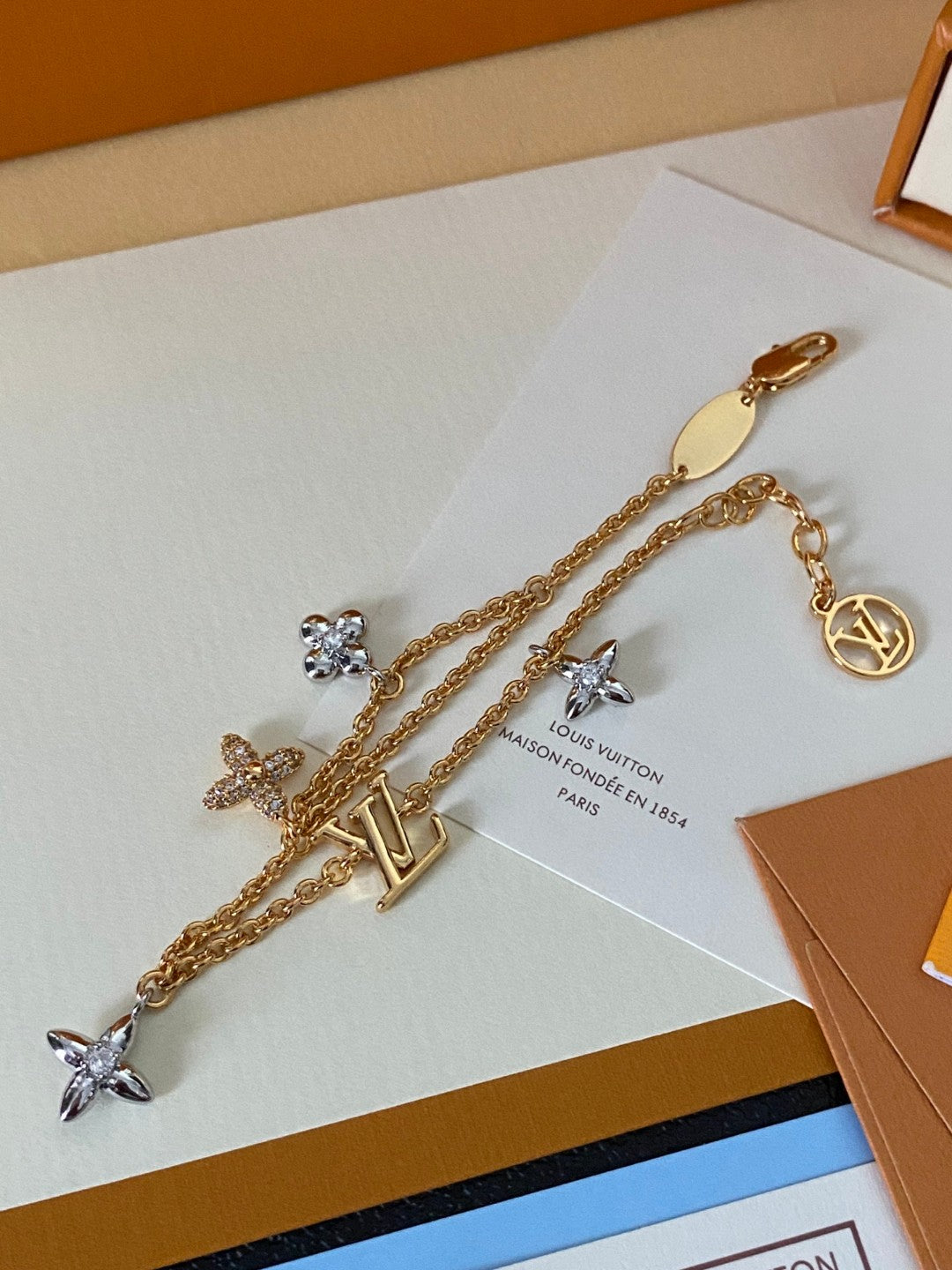 Geometric Emblem Bracelet in Gold-Tone – Design 028 close-up detail