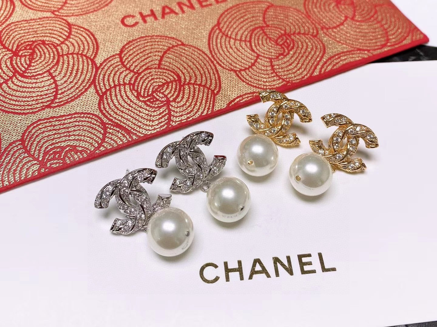 Double-C Emblem Stud Earrings in Polished Metal-Tone – Design 481 main product view