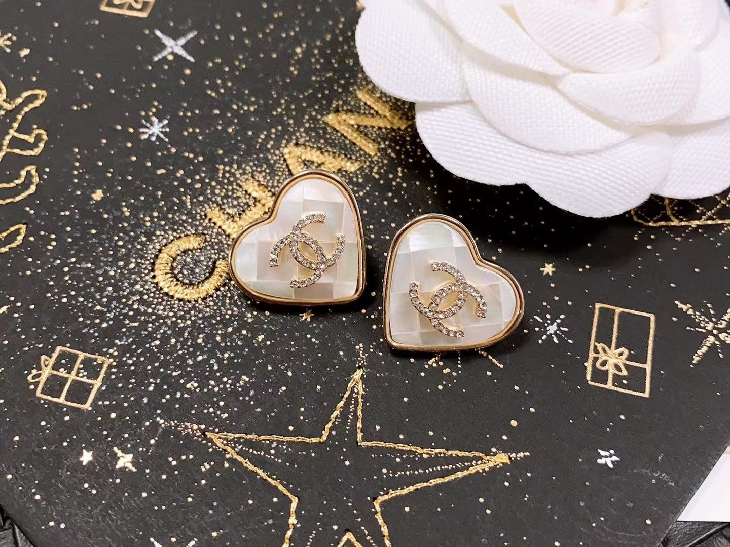 Double-C Emblem Stud Earrings in Polished Metal-Tone – Design 467 main product view