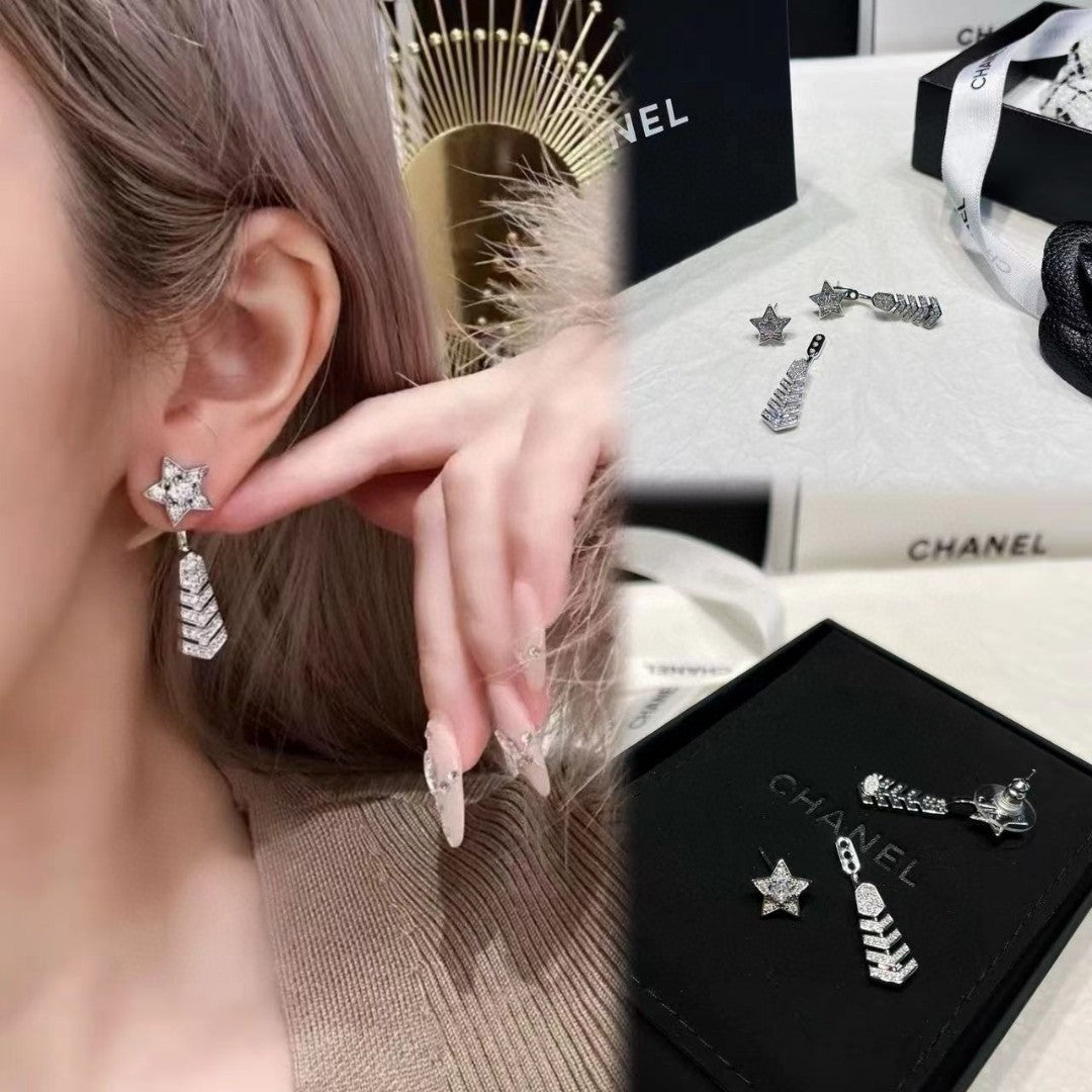 Double-C Emblem Stud Earrings in Polished Metal-Tone – Design 405 side detail