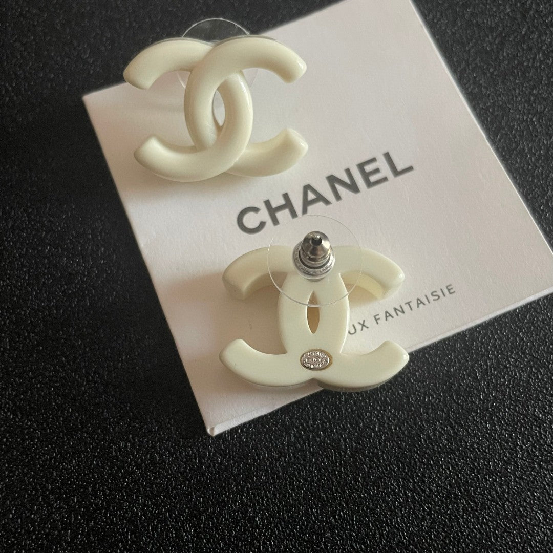 Double-C Emblem Stud Earrings in Polished Metal-Tone – Design 363 main product view