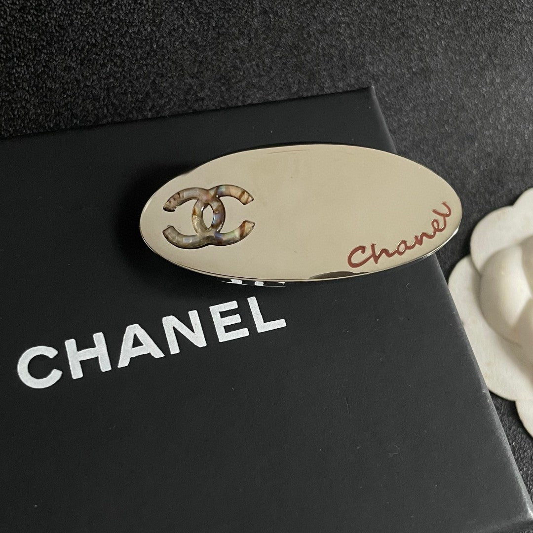 Double-C Emblem Hair Clip – Design 026 detail view