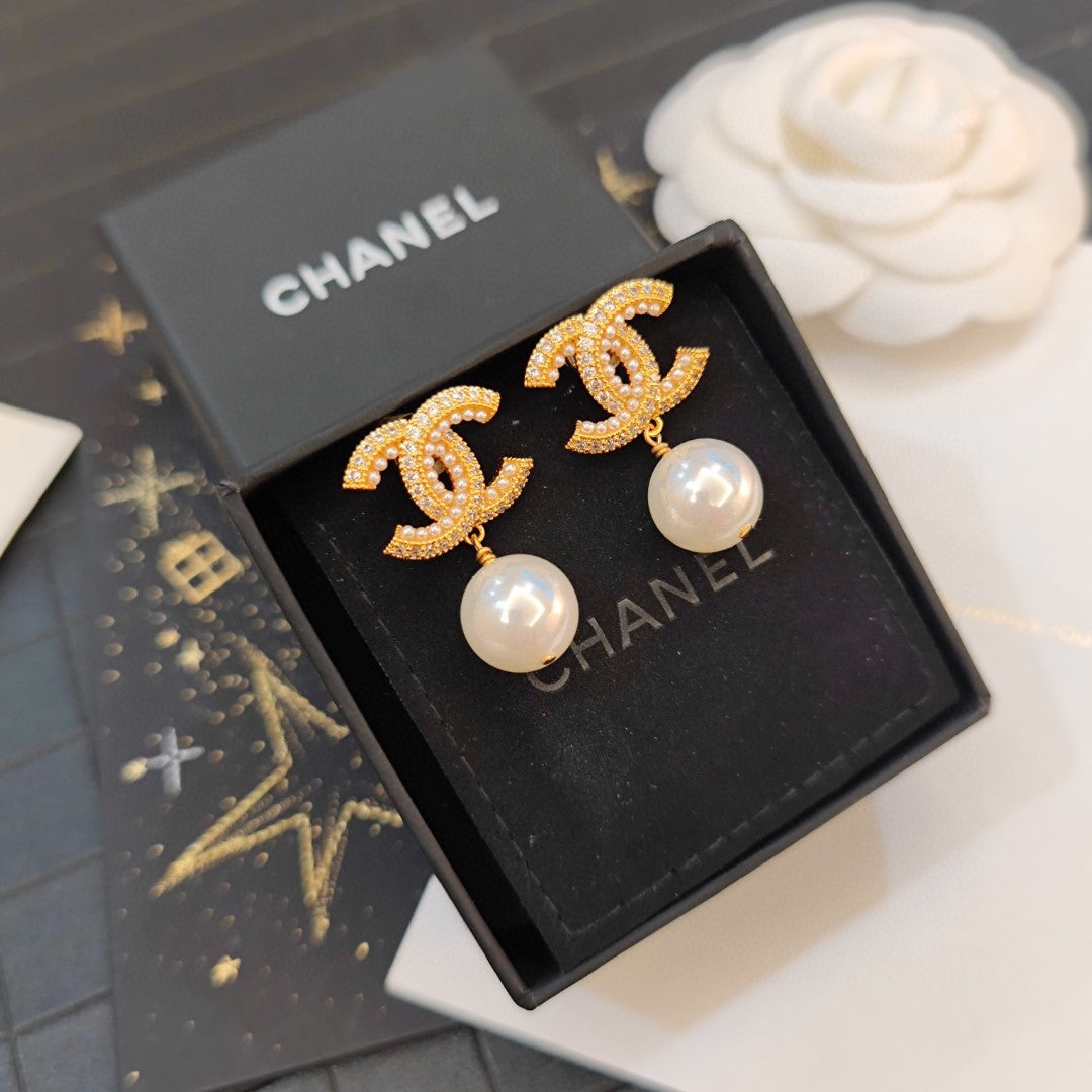 Letter Pearl-Detail Stud Earrings – Pearl Detail front product view