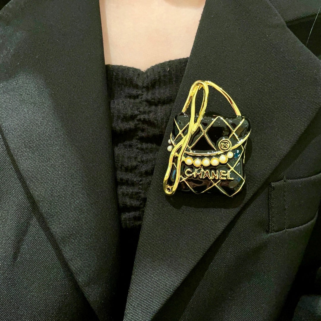 Double-C Emblem Brooch in Polished Metal-Tone – Design 053 front product view