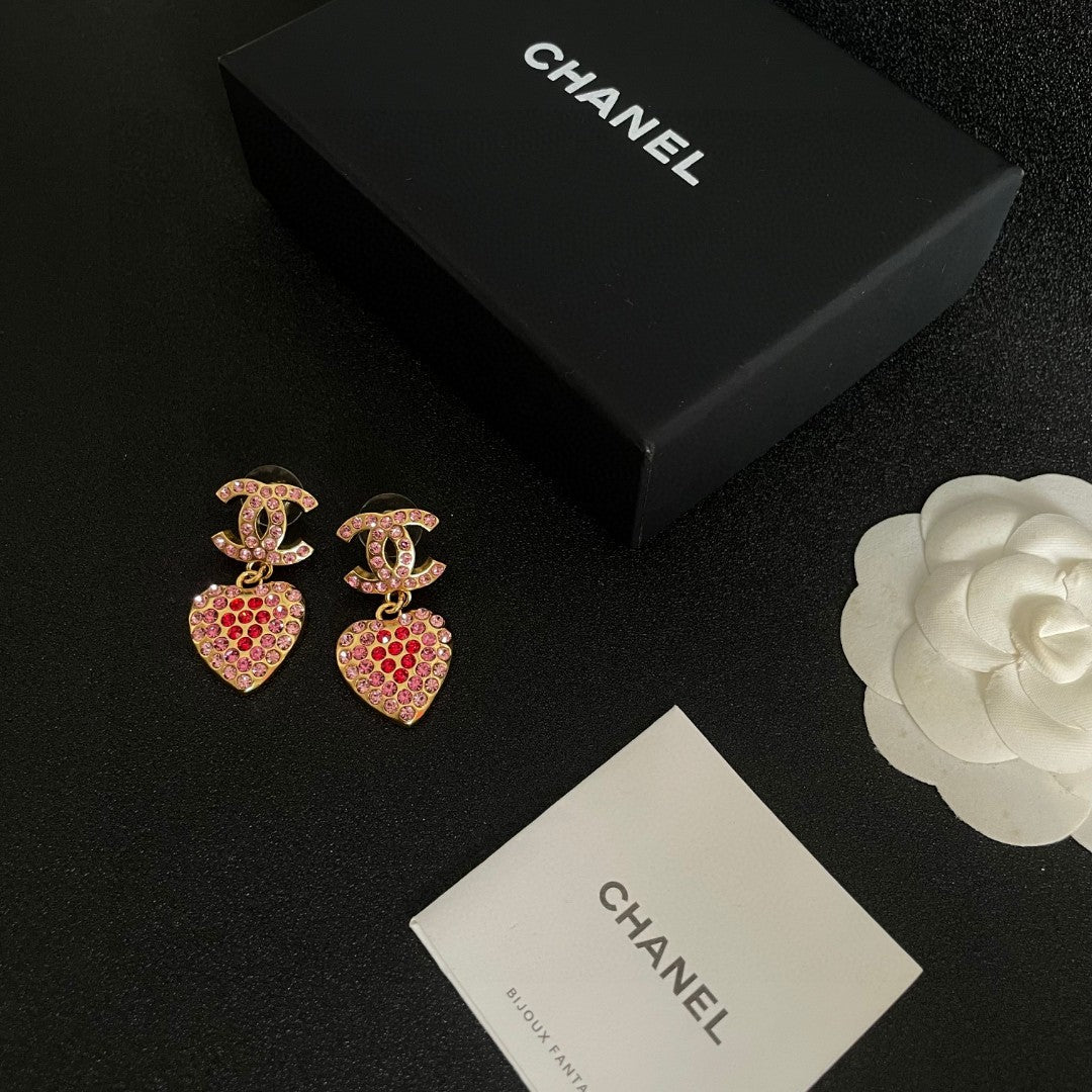 Double-C Emblem Crystal-Accent Statement Earrings – Heart Detail – Design 004 close-up detail