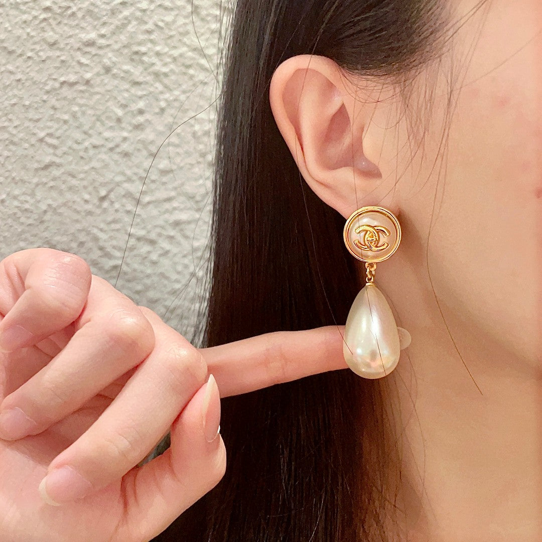 Double-C Emblem Pearl-Detail Statement Earrings – Pearl Detail – Design 021 detail view