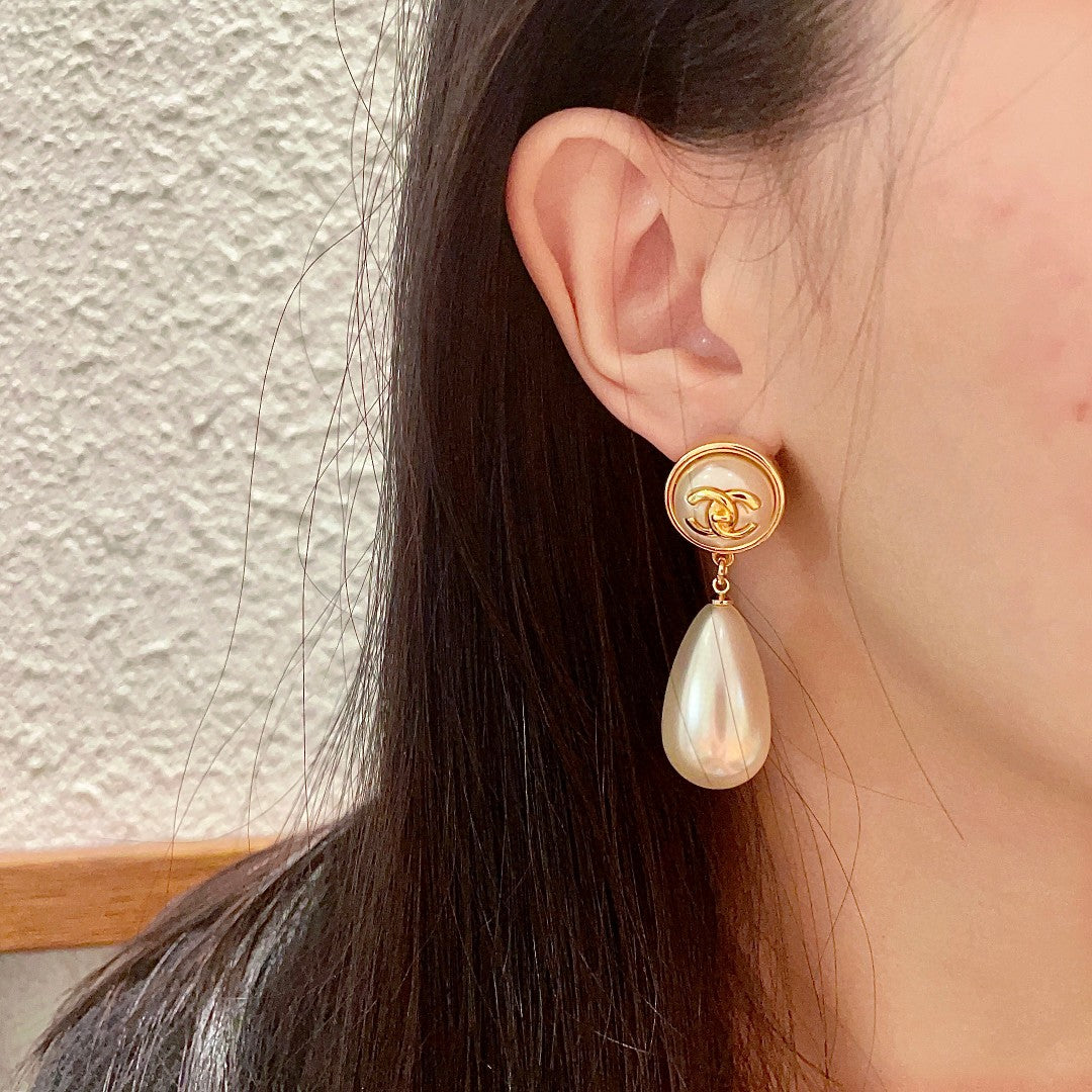 Double-C Emblem Pearl-Detail Statement Earrings – Pearl Detail – Design 021 side detail