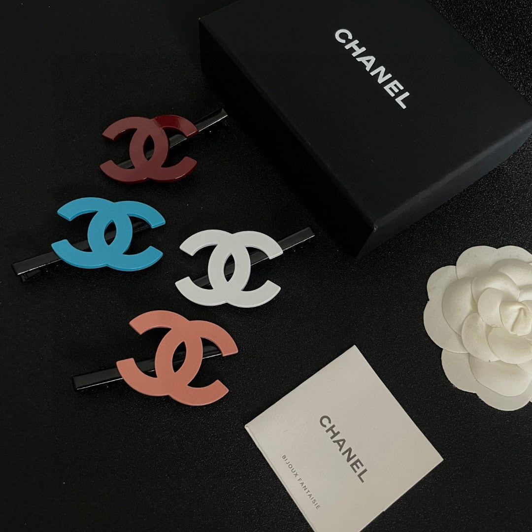 Double-C Emblem Hair Clip – Design 022 side detail