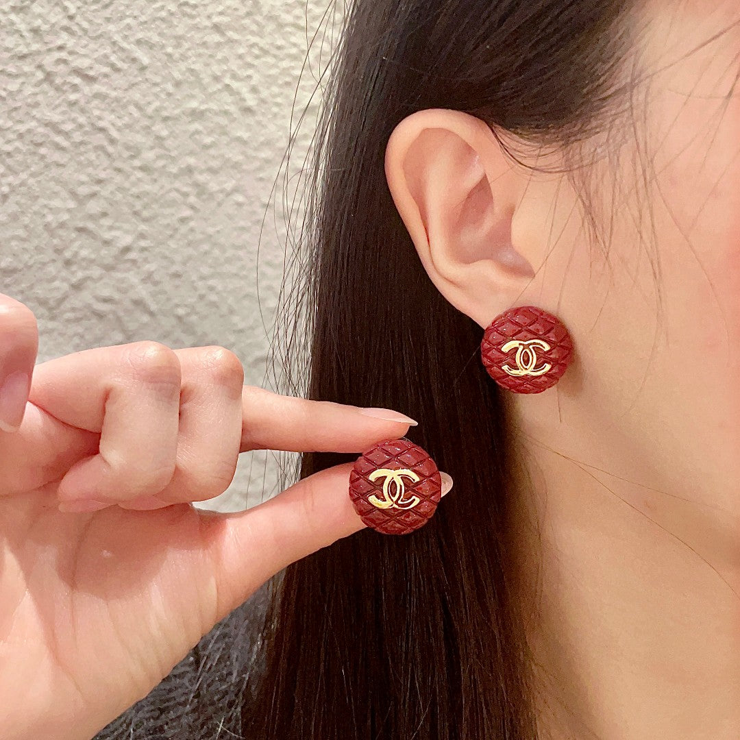 Double-C Emblem Stud Earrings in Polished Metal-Tone – Design 298 main product view