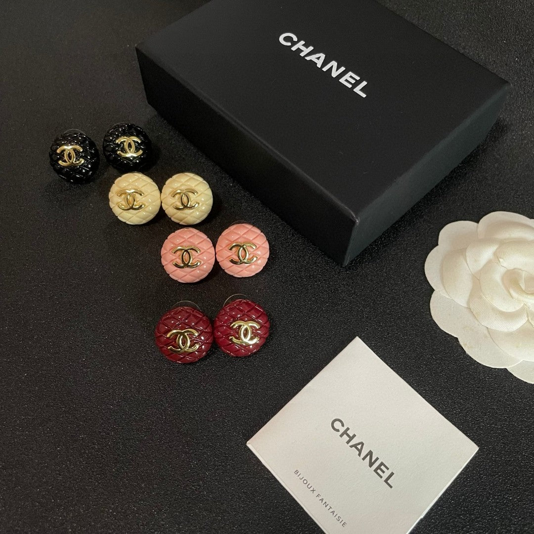 Double-C Emblem Stud Earrings in Polished Metal-Tone – Design 298 side detail