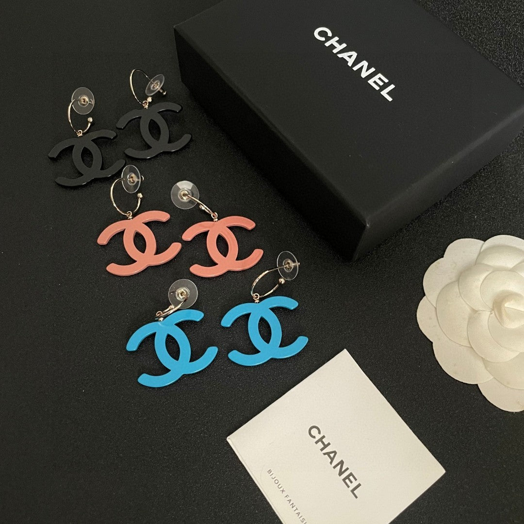 Double-C Emblem Statement Earrings in Polished Metal-Tone – Design 042 side detail