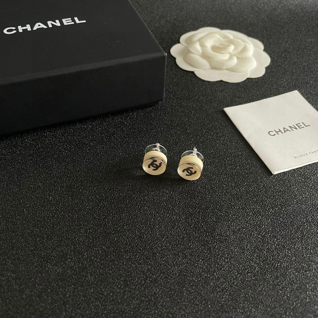Double-C Emblem Stud Earrings in Polished Metal-Tone – Design 297 styled product view