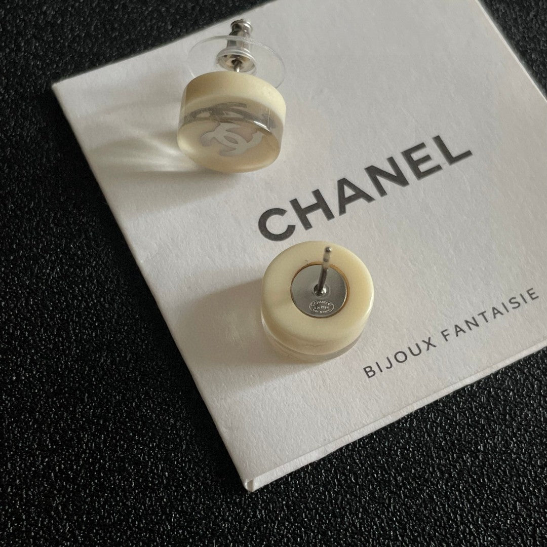 Double-C Emblem Stud Earrings in Polished Metal-Tone – Design 297 main product view