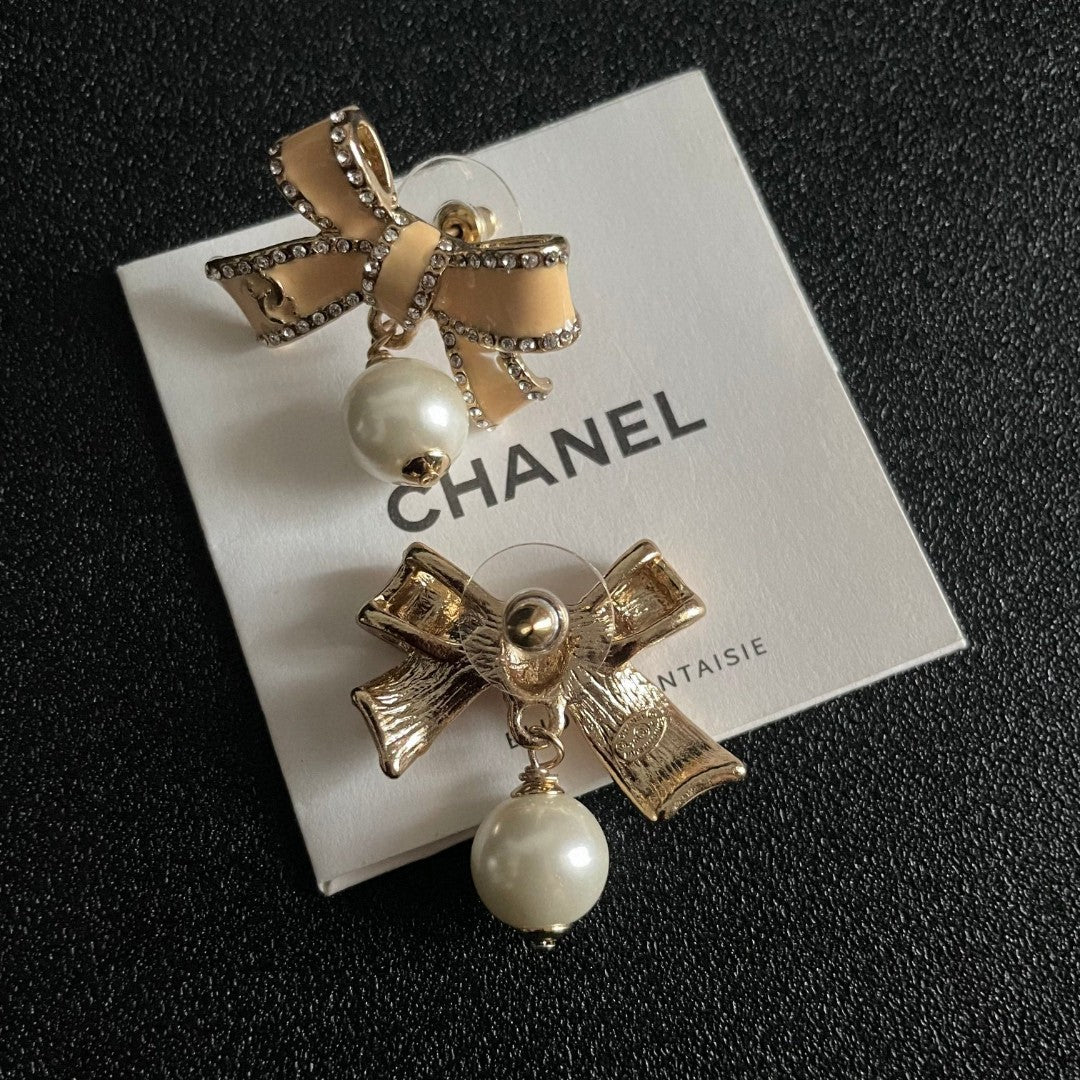 Double-C Emblem Statement Earrings in Polished Metal-Tone – Design 039 main product view
