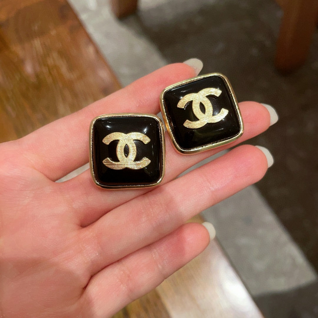 Double-C Emblem Stud Earrings in Polished Metal-Tone – Design 295 side detail