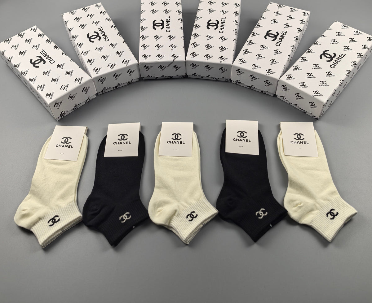 Chanel Restrained Emblem Details No-Show Socks - 5-Pair Set