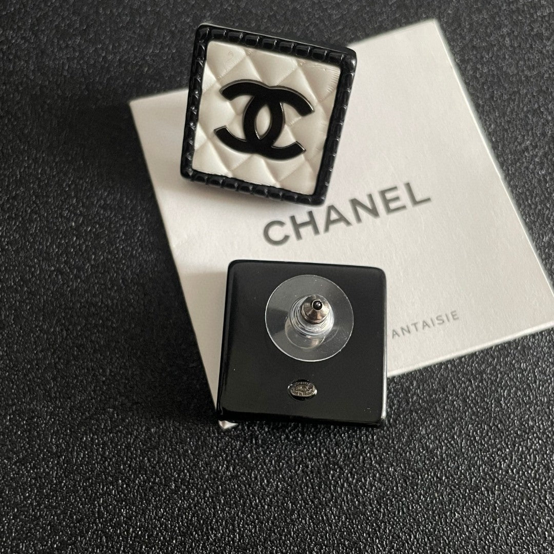 Double-C Emblem Stud Earrings in Polished Metal-Tone – Design 228 main product view