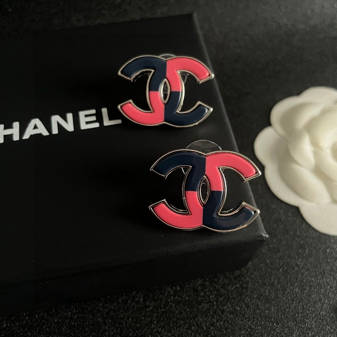 Double-C Emblem Stud Earrings in Polished Metal-Tone – Design 241 detail view