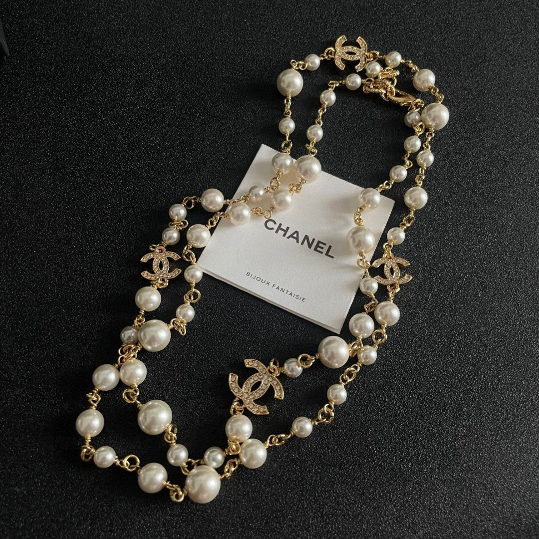 Double-C Emblem Pearl-Detail Pendant Necklace – Pearl Detail – Design 061 detail view