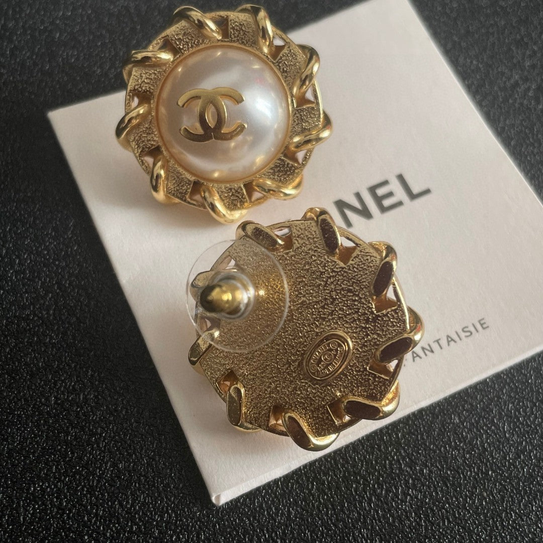 Double-C Emblem Stud Earrings in Polished Metal-Tone – Design 226 main product view