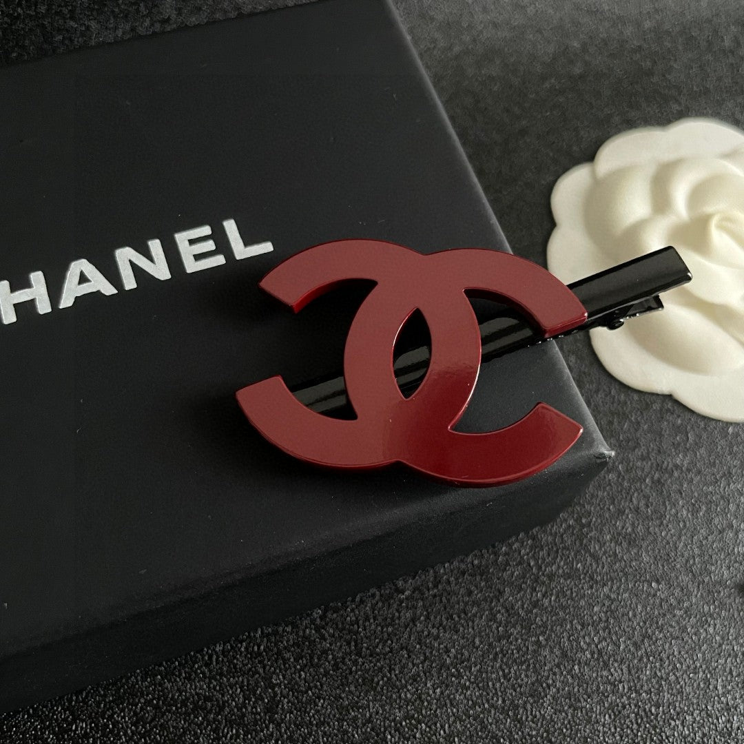 Double-C Emblem Hair Clip – Design 013 detail view