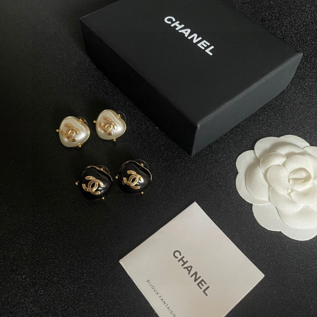 Double-C Emblem Pearl-Detail Stud Earrings – Pearl Detail – Design 009 close-up detail