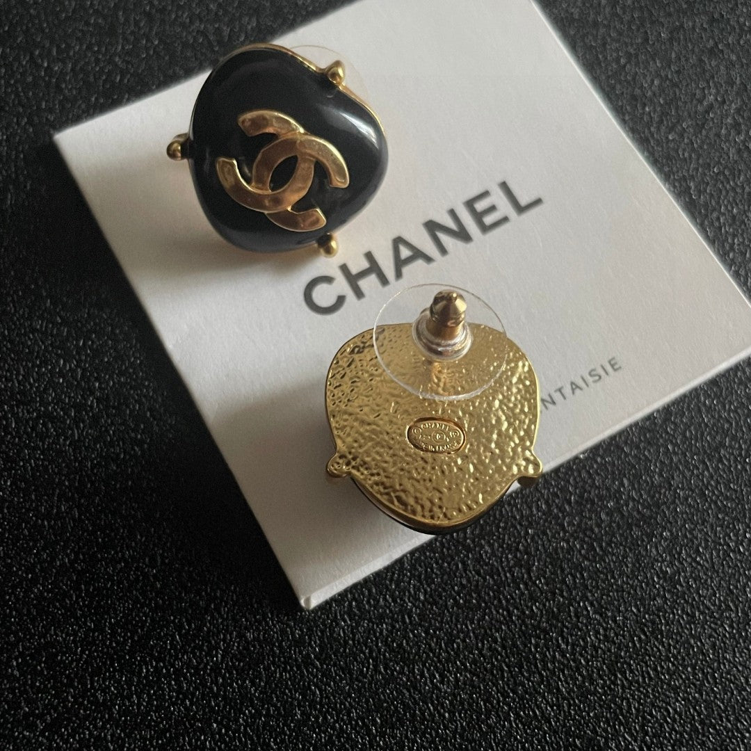 Double-C Emblem Pearl-Detail Stud Earrings – Pearl Detail – Design 009 main product view