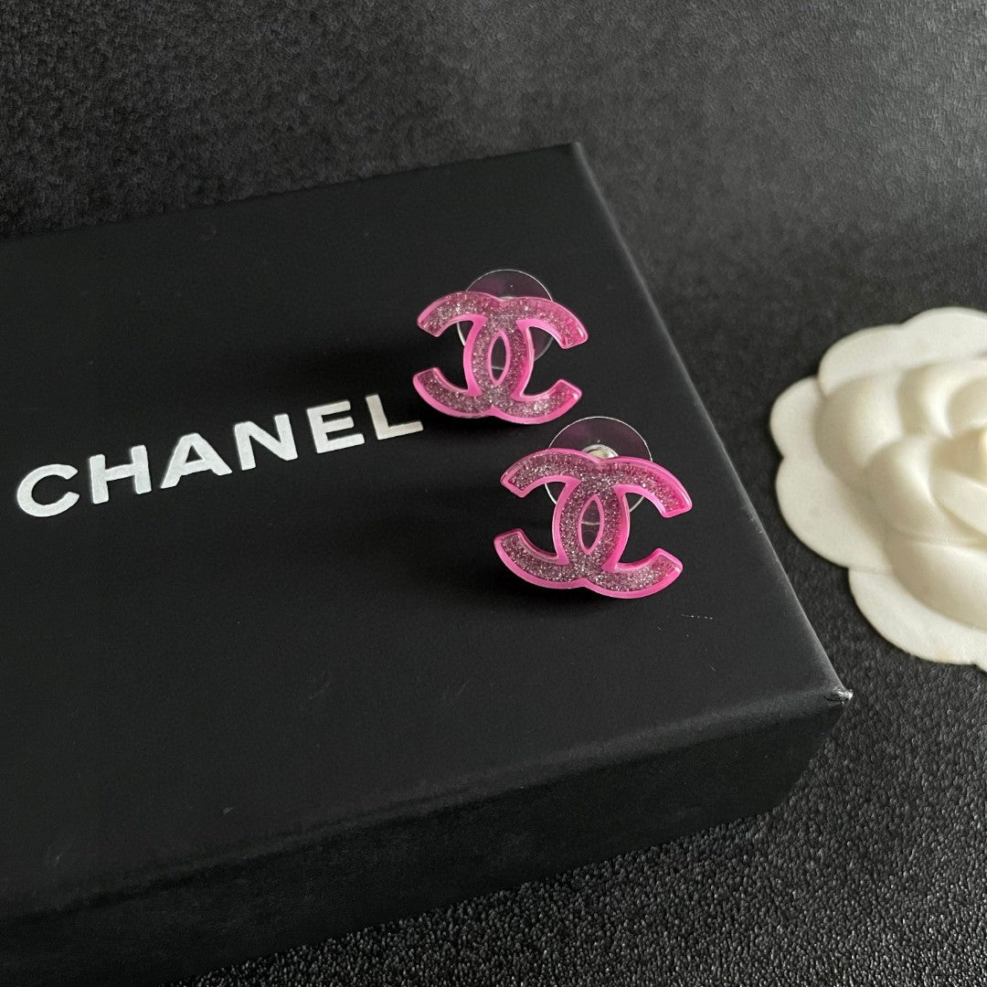 Double-C Emblem Stud Earrings in Polished Metal-Tone – Design 191 detail view